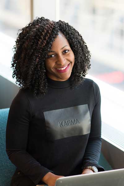 Copywriter Client Testimonial Woman 2